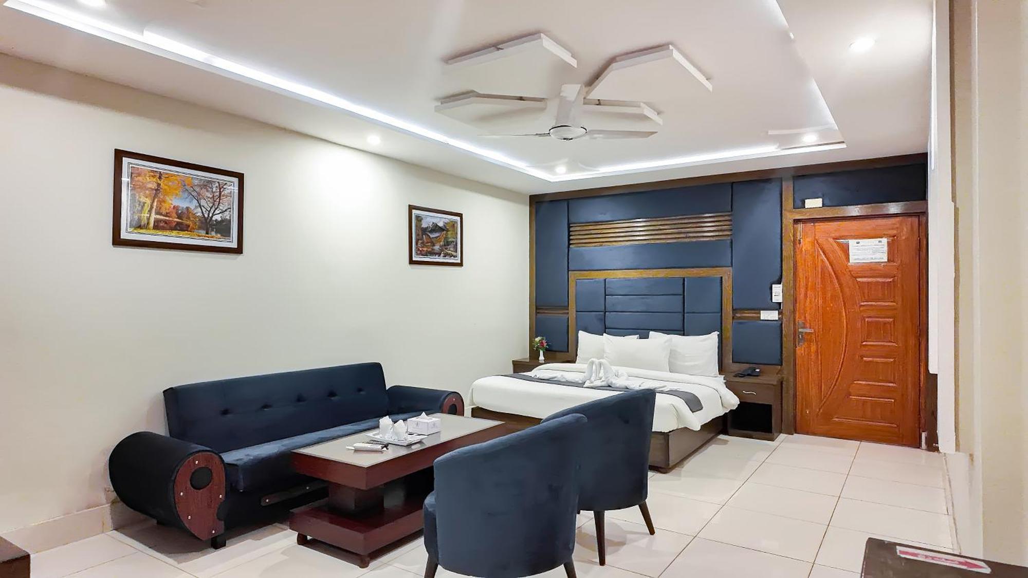 Hotel Crown Inn 木尔坦 外观 照片